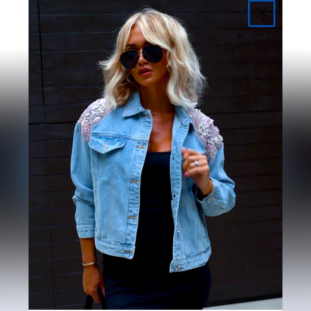 Statement Denim Jacket ๐ฅ๐ฅ - Picture 1 of 5